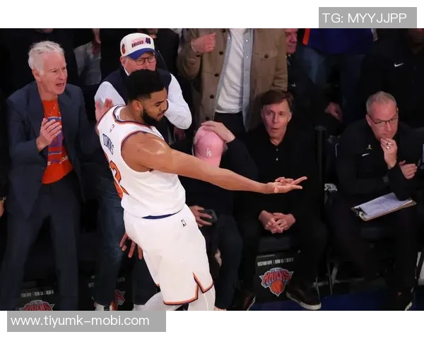 克里斯表现出色13投8中砍下23分8篮板2助攻1盖帽助球队获胜